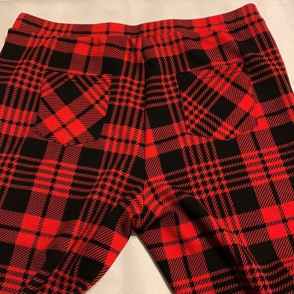 SHEIN Size 2XL red plaid pants w/leg ruching make for a look of tall/long legs - Picture 2 of 8